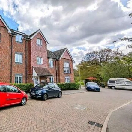 Buy this 1 bed apartment on Elder Crescent in Lindford, GU35 0RF