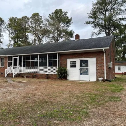 Buy this 4 bed house on 1822 County Street in Pasquotank County, NC 27909