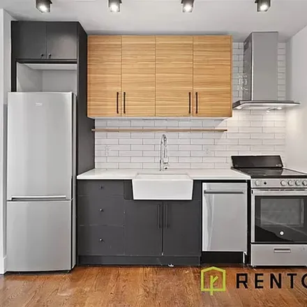 Rent this 3 bed apartment on 383 Union Avenue in New York, NY 11211