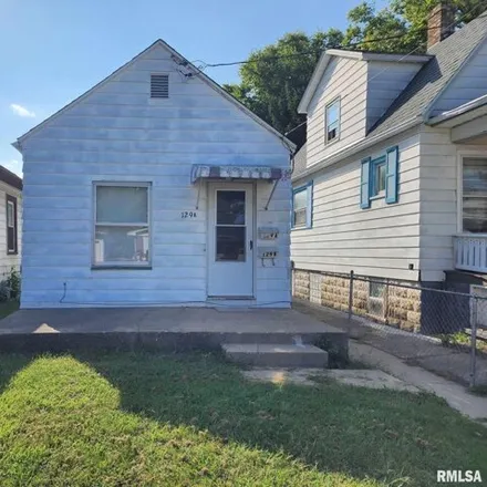 Buy this 1 bed house on 237 North Cedar Avenue in West Peoria, Peoria County