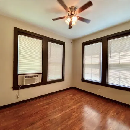 Image 3 - 116 South Krueger Avenue, New Braunfels, TX 78130, USA - Apartment for rent