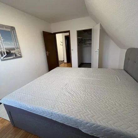 Rent this 5 bed apartment on Poppenbütteler Weg 199 in 22399 Hamburg, Germany