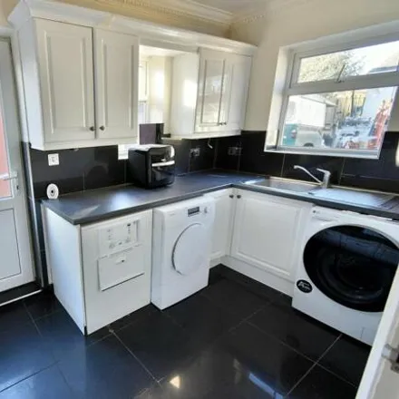 Image 6 - Meadow View Road, Bournemouth, Christchurch and Poole, BH11 9RB, United Kingdom - House for sale