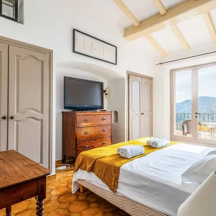 Rent this 4 bed house on Route de l'Esterel in 83600 Les Adrets-de-l'Estérel, France