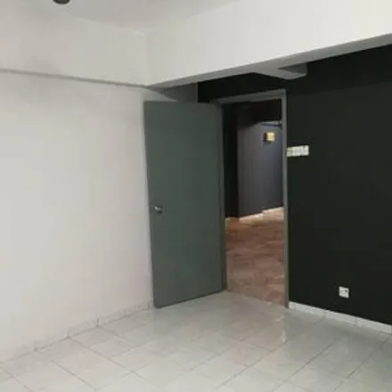 Image 1 - Pool, Jalan Tasik Selatan 21, Sungai Besi, 57000 Kuala Lumpur, Malaysia - Apartment for rent