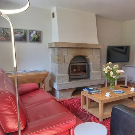 Rent this 5 bed house on Rue France Kerbrat in 29400 Landivisiau, France