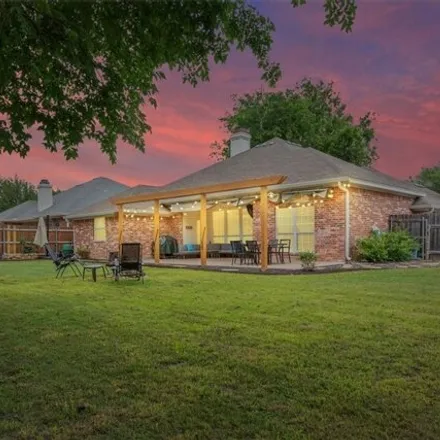 Buy this 4 bed house on 911 Cheyenne Trail in Hewitt, McLennan County