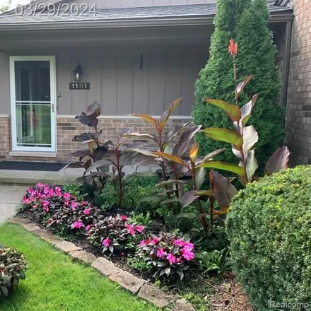 Image 2 - 1224 Rolling Acres Drive, Bloomfield Charter Township, MI 48302, USA - Condo for sale