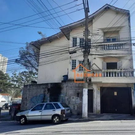 Rent this 4 bed house on Rua S. Francisco Do Piauí in 673, Rua São Francisco do Piauí