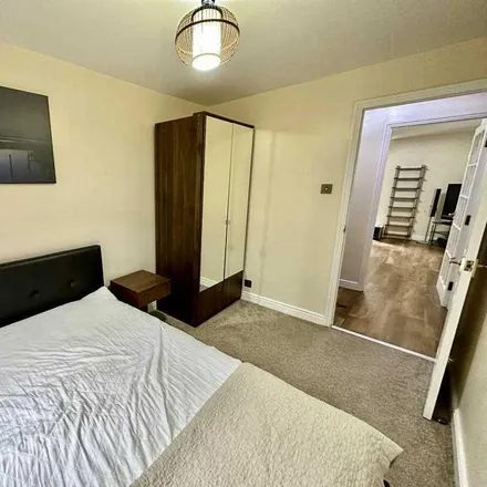 Image 2 - 24 Manton Road, Enfield Island Village, London, EN3 6XY, United Kingdom - Apartment for rent