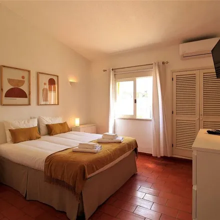 Rent this 3 bed house on 8125-001 Distrito de Évora