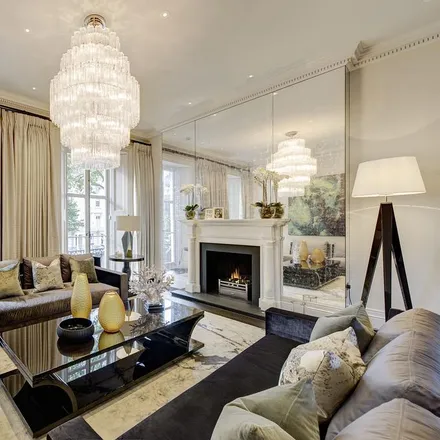 Rent this 5 bed townhouse on 10 Ovington Square in London, SW3 1LN