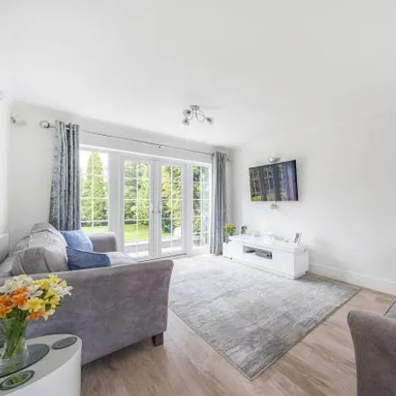 Image 3 - St. Jude's Close, Englefield Green, TW20 0DE, United Kingdom - House for sale