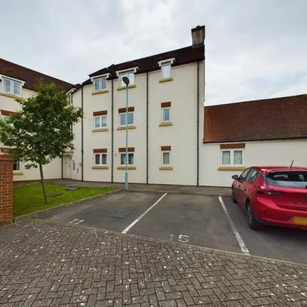 Buy this 2 bed apartment on Daunt Road in Stroud, GL3 4BW
