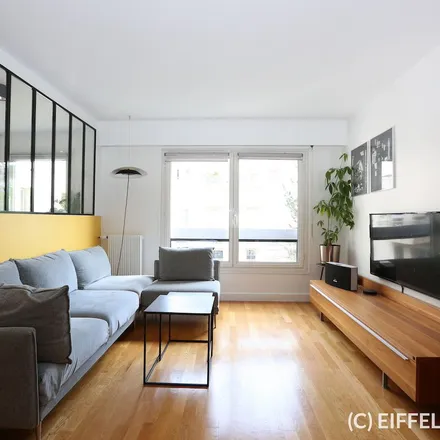 Rent this 3 bed apartment on 46 Rue du Théâtre in 75015 Paris, France