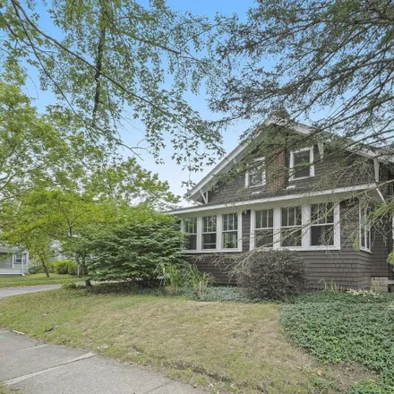 Image 3 - 1402 Charlton Avenue, Ann Arbor, MI 48103, USA - House for sale