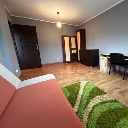 Buy this 3 bed apartment on Schronisko dla Bezdomnych Zwierząt in Stanisława Przybyszewskiego, 87-119 Toruń