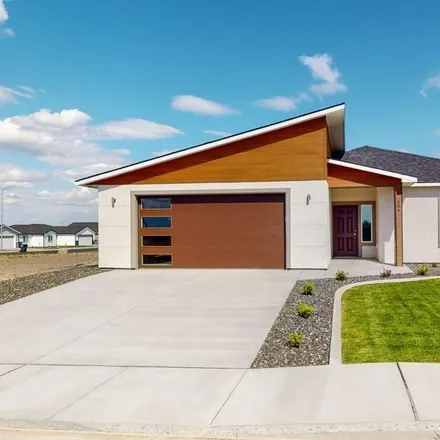 Buy this 3 bed house on Nixon Street in Pasco, WA 99301