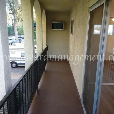 Image 4 - 7016 Remmet Avenue, Los Angeles, CA 91303, USA - Apartment for rent