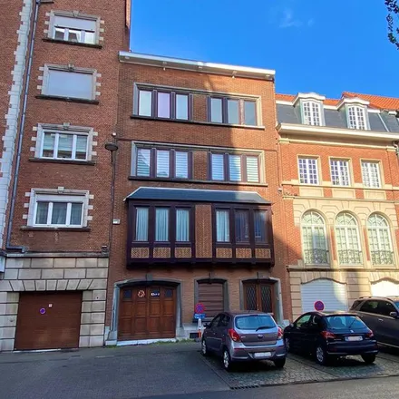 Rent this 2 bed apartment on Rue Major Pétillon - Majoor Pétillonstraat 18 in 1040 Etterbeek, Belgium