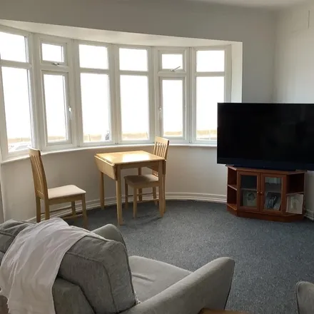 Rent this 2 bed apartment on Lindisfarne in Princes Esplanade, Tendring