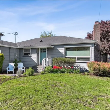 Buy this 4 bed house on 1533 Northeast Holman Street in Portland, OR 97211