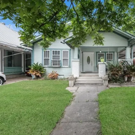 Buy this 3 bed house on 845 West Russell Place in San Antonio, TX 78212