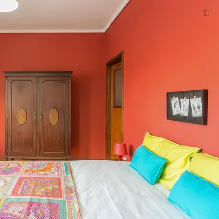 Rent this 4 bed room on Peixaria Martim Moniz in Rua de Martim Moniz, 4100-186 Porto