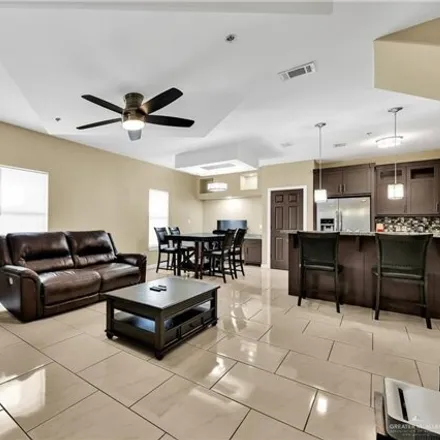Image 4 - 1300 East Camellia Avenue, McAllen, TX 78501, USA - Townhouse for rent