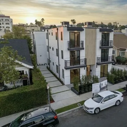 Rent this 4 bed townhouse on Vista del Mar Street in Los Angeles, CA 90028