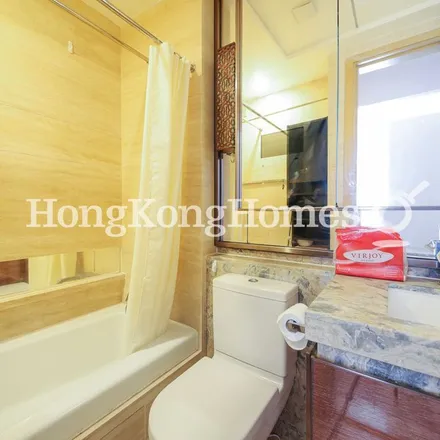 Image 3 - China, Hong Kong, Hong Kong Island, Ap Lei Chau, Ap Lei Chau Praya Road, Tower 5 - Apartment for rent