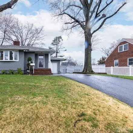 Rent this 3 bed house on 282 Prospect Avenue in Avenel, Woodbridge Township