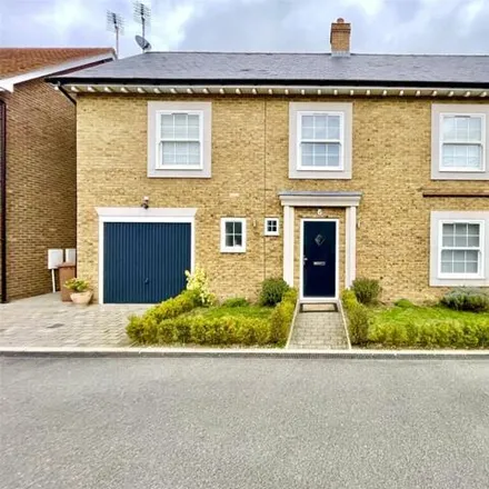 Buy this 5 bed house on Oaklands Lane in London, EN5 3EW