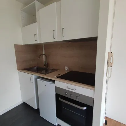 Rent this 3 bed apartment on 74 Rue Professeurs Alphonse et Abel Pellé in 35700 Rennes, France