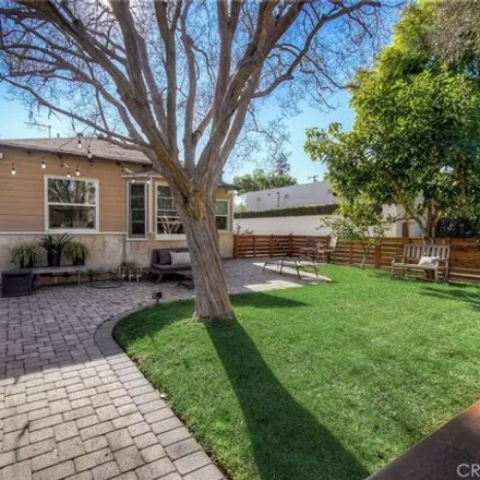 Image 8 - 10758 Valley Spring Lane, Los Angeles, CA 91602, USA - Apartment for sale