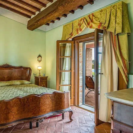 Rent this 8 bed house on Strada statale 680 San Zeno - Monte San Savino in 52048 Monte San Savino AR, Italy