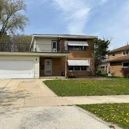 Buy this studio house on 3837 in 3839 North 84th Street, Milwaukee