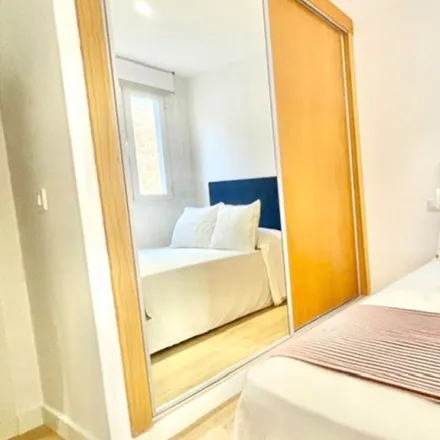Rent this 18 bed room on Calle de Jerónima Llorente in 4B, 28039 Madrid