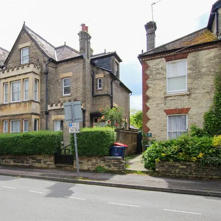 Rent this 5 bed duplex on 9 St Paul's Road in Cambridge, CB1 2EZ