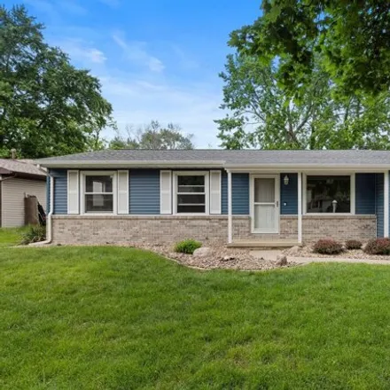 Buy this 3 bed house on 2162 Blackthorn Drive in Champaign, IL 61821