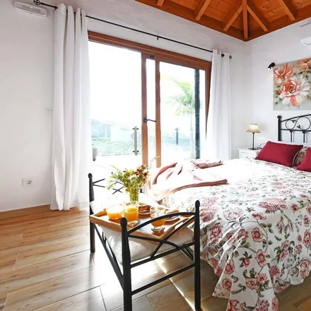 Rent this 2 bed townhouse on Tijarafe in Santa Cruz de Tenerife, Spain