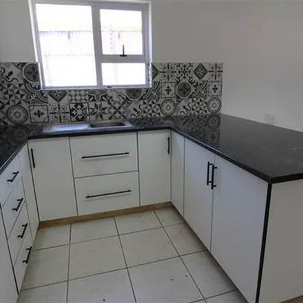 Image 4 - Berea Gardens, Jarvis Road, Berea, East London, 5217, South Africa - Apartment for rent