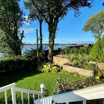Rent this 5 bed apartment on 730 Sound View Road in Village of Mill Neck, Oyster Bay