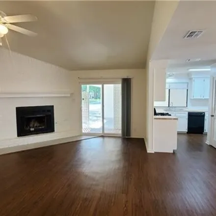 Image 5 - 8602 Mesa Drive, Austin, TX 78759, USA - Apartment for rent