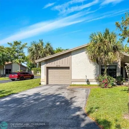 Buy this 3 bed house on 8801 Old Pine Way in Palm Beach County, FL 33433