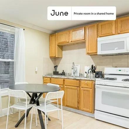 Image 2 - 1639 West Superior Street, Chicago, IL 60622, USA - Room for rent