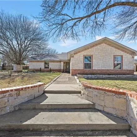 Buy this 3 bed house on 661 Pinewood Lane in Hewitt, McLennan County