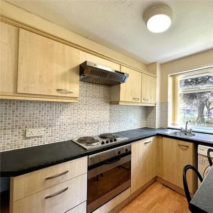 Image 2 - Cholmondeley Road, Eccles, M6 8PU, United Kingdom - Apartment for rent