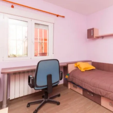 Rent this 3 bed room on Madrid in Calle Arriaga, 69