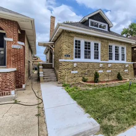 Image 2 - 8221 South Kenwood Avenue, Chicago, IL 60619, USA - House for sale
